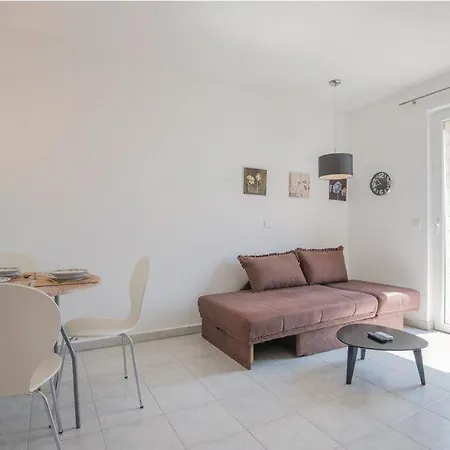 Διαμέρισμα Villa Sucuraj