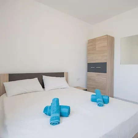 Appartement Villa Sucuraj