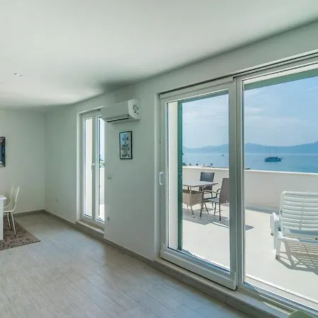 Villa Sucuraj Apartment *