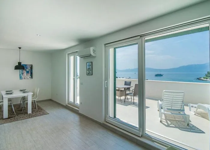 Villa Sucuraj *