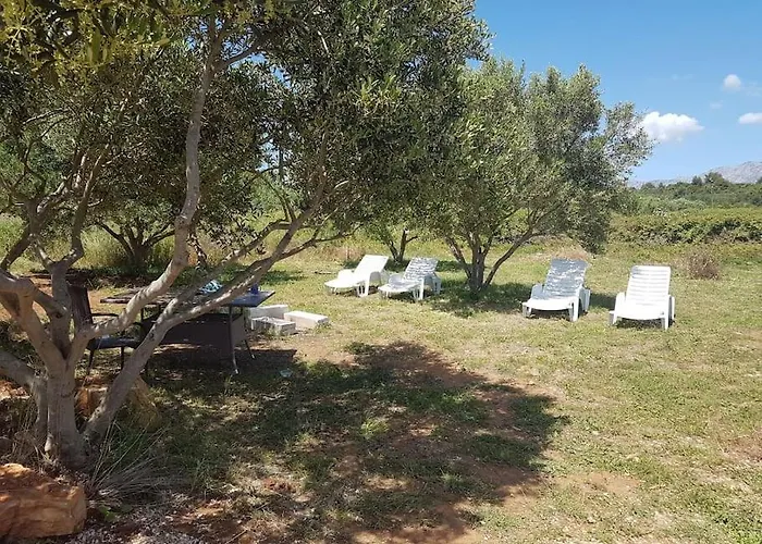 Villa Sucuraj *