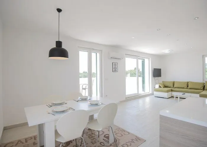 Lägenhet Villa Sucuraj